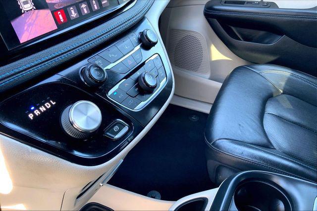 used 2021 Chrysler Pacifica Hybrid car, priced at $25,897