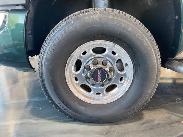 used 2006 GMC Sierra 2500 car, priced at $17,500