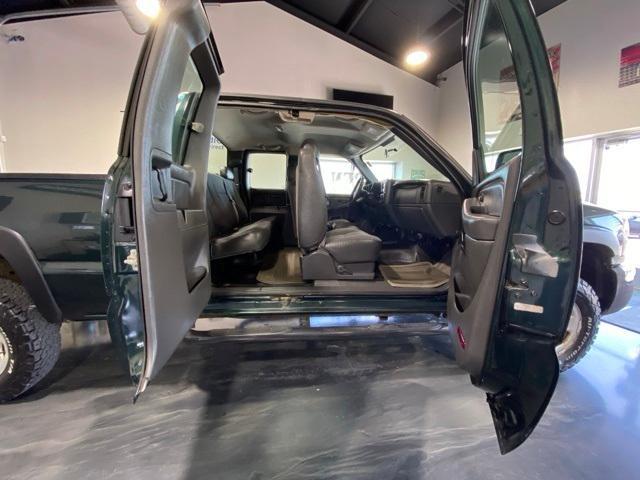 used 2006 GMC Sierra 2500 car, priced at $13,995