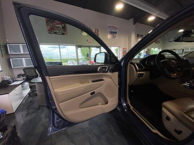used 2020 Jeep Grand Cherokee car, priced at $23,995