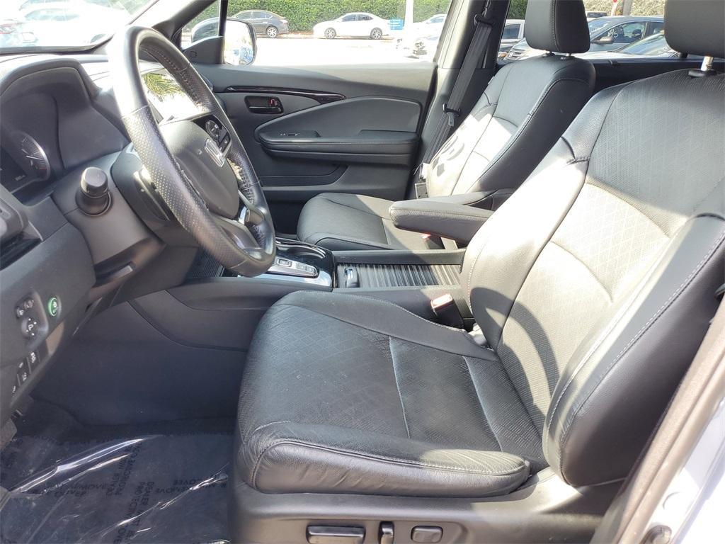 used 2022 Honda Passport car, priced at $35,876