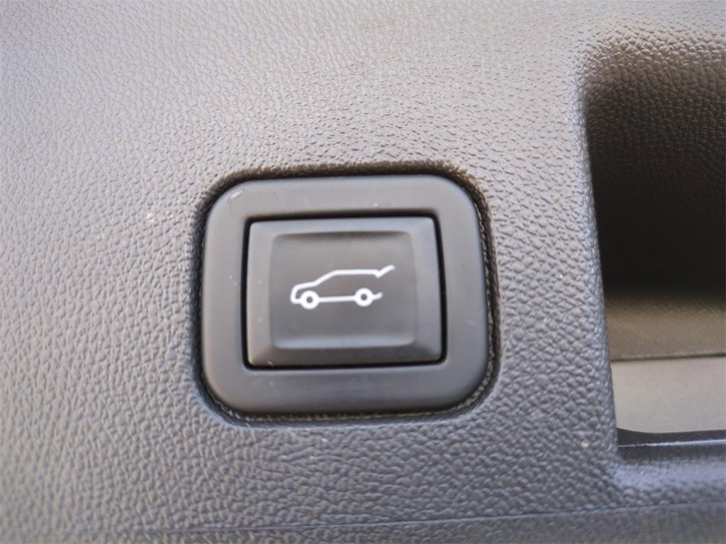 used 2023 Chevrolet Equinox car, priced at $25,527