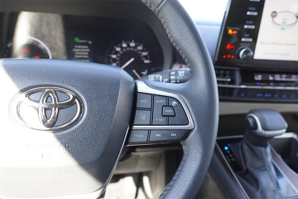 used 2022 Toyota Sienna car, priced at $38,422