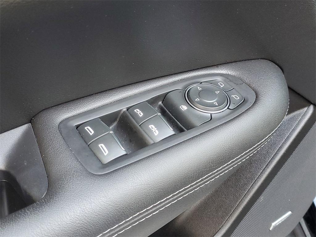 used 2023 Cadillac XT5 car, priced at $27,886