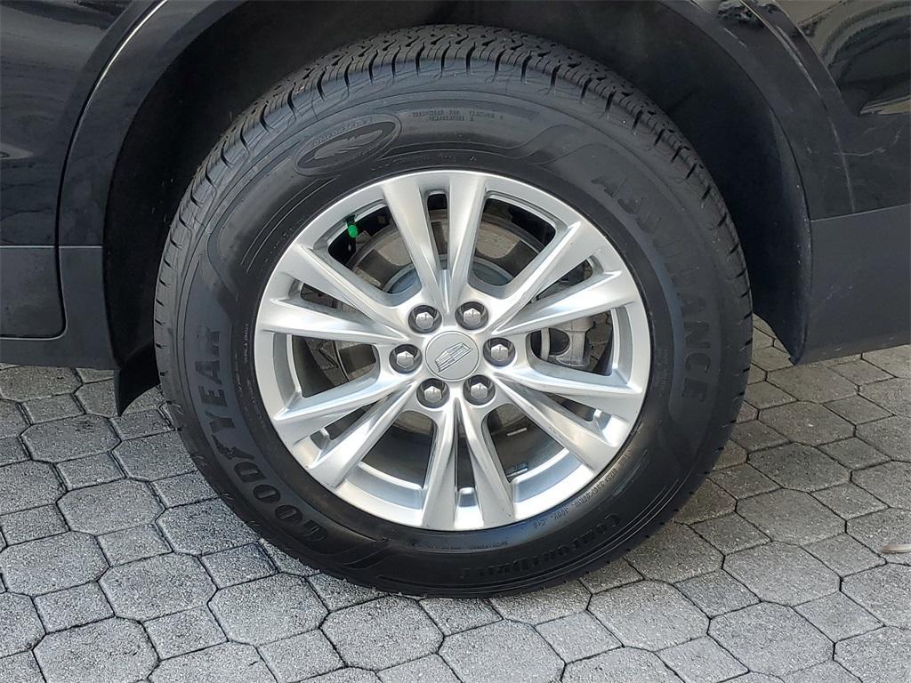used 2023 Cadillac XT5 car, priced at $27,886