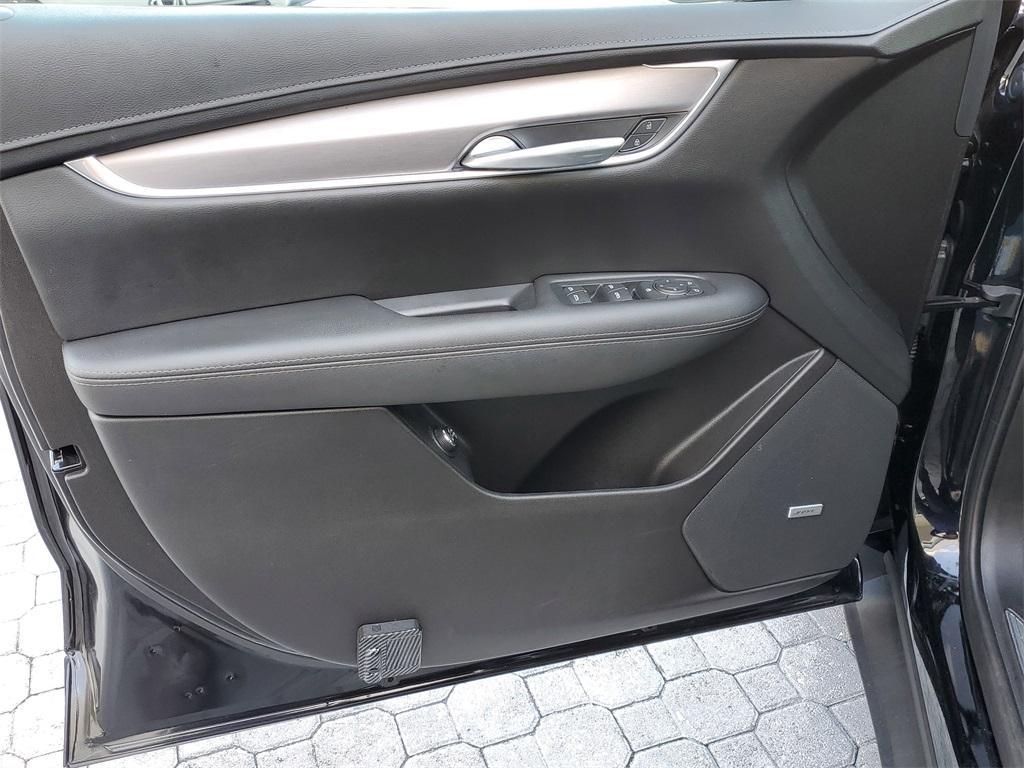 used 2023 Cadillac XT5 car, priced at $27,886