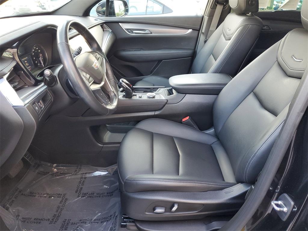 used 2023 Cadillac XT5 car, priced at $27,886