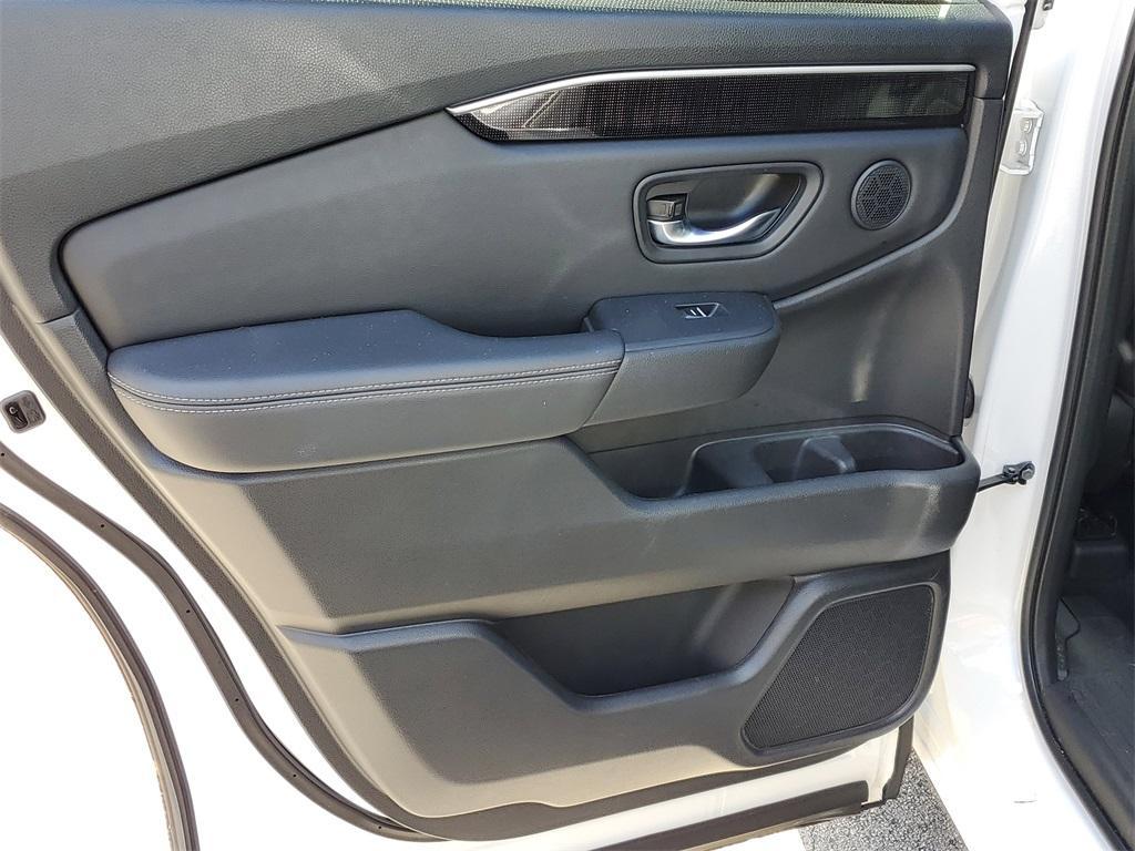 used 2023 Honda Pilot car, priced at $40,989