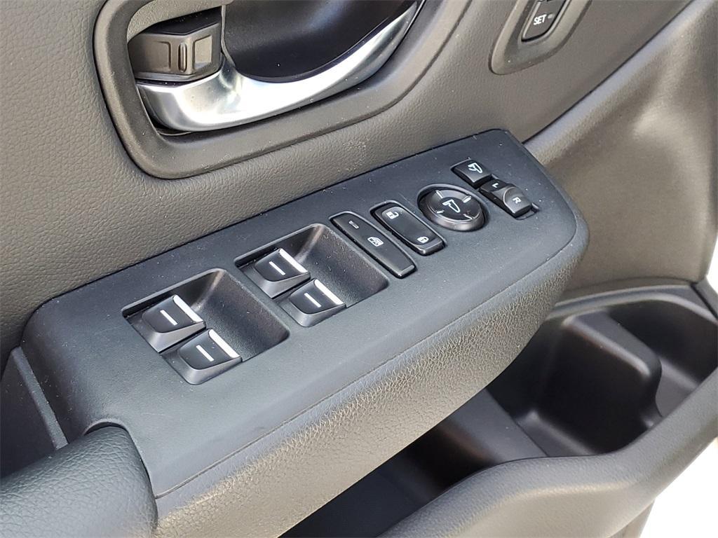 used 2023 Honda Pilot car, priced at $40,989