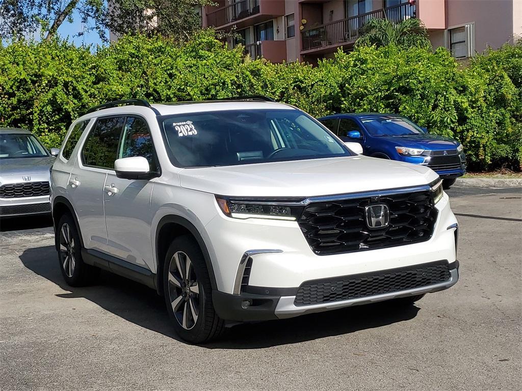 used 2023 Honda Pilot car, priced at $40,989