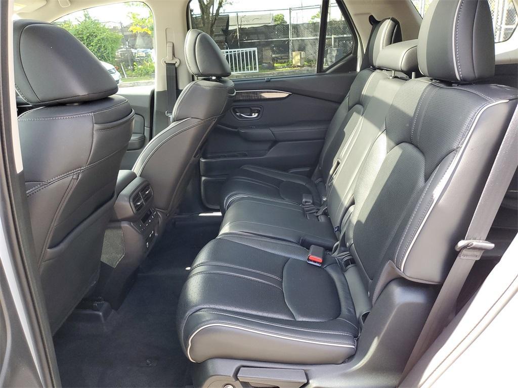 used 2023 Honda Pilot car, priced at $40,989