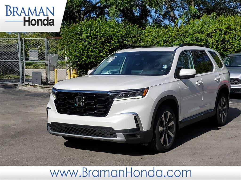 used 2023 Honda Pilot car, priced at $40,989