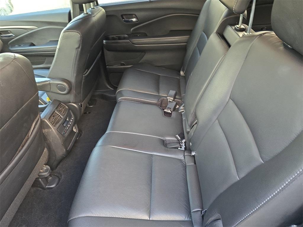 used 2022 Honda Pilot car, priced at $27,976