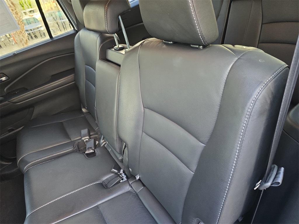 used 2022 Honda Pilot car, priced at $27,976