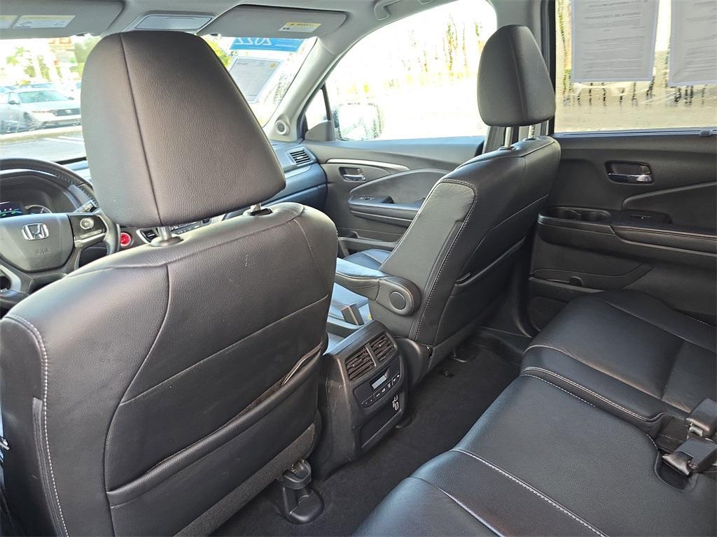used 2022 Honda Pilot car, priced at $27,976