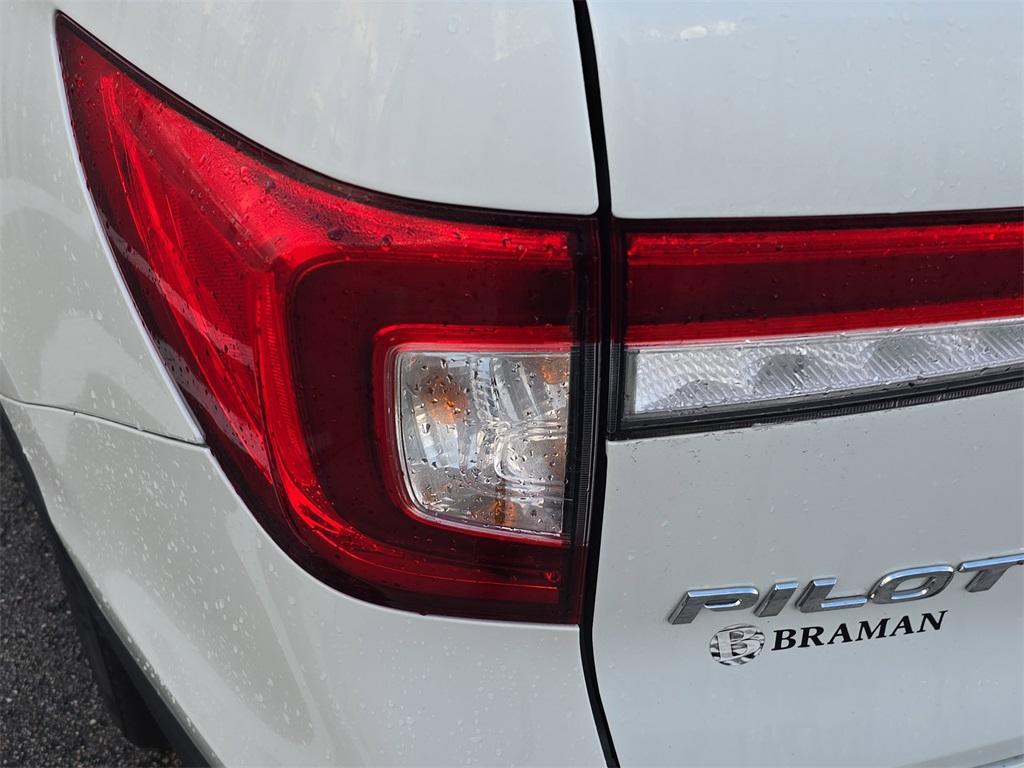 used 2022 Honda Pilot car, priced at $27,976