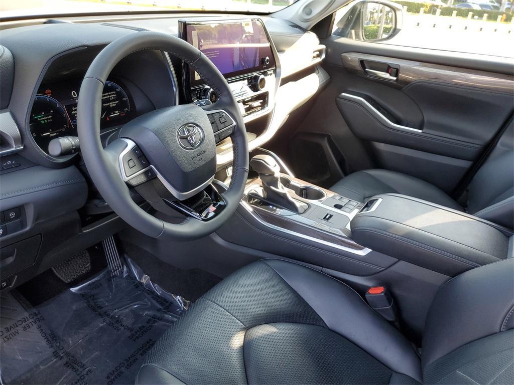 used 2024 Toyota Highlander car, priced at $47,560