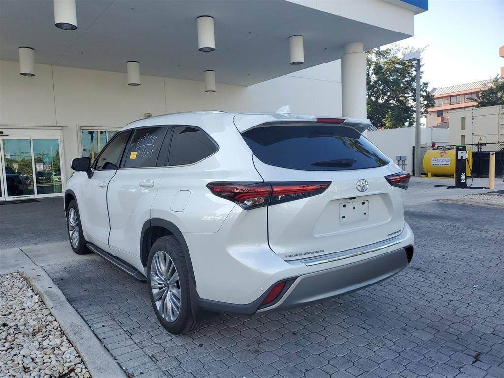 used 2024 Toyota Highlander car, priced at $46,626