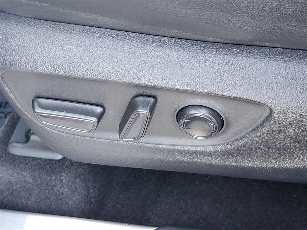 used 2024 Toyota Highlander car, priced at $47,560