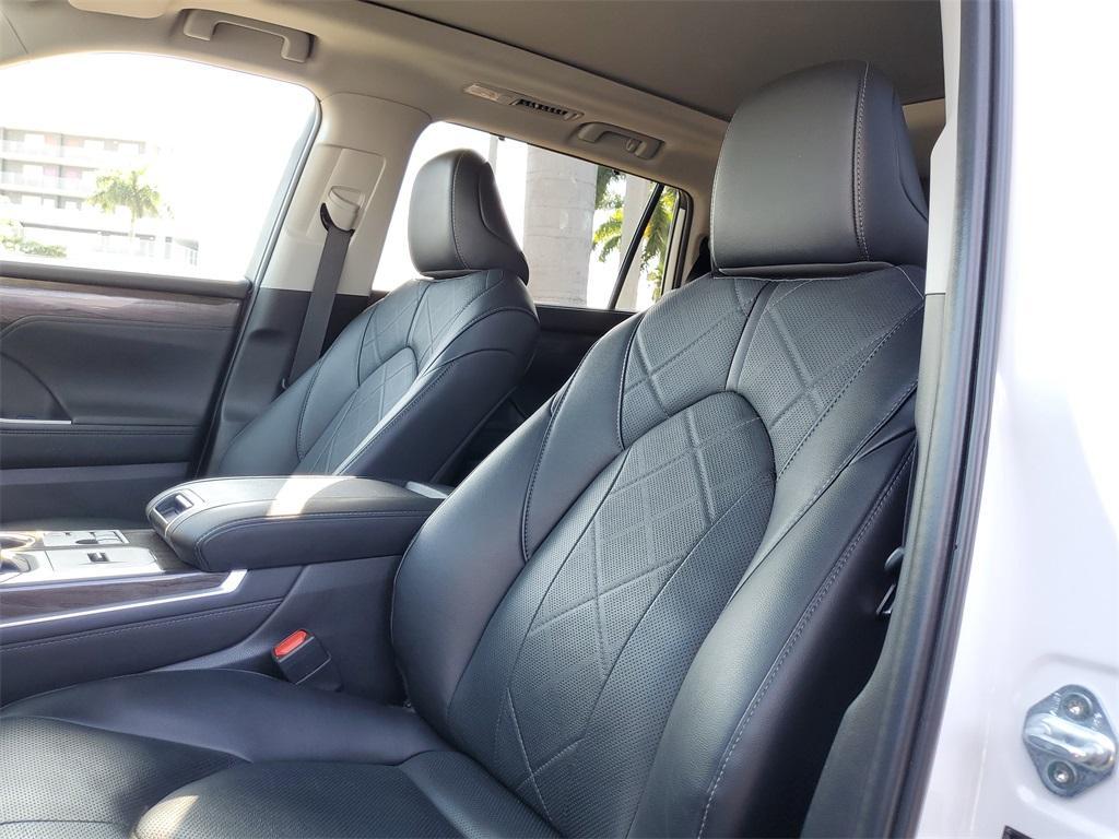 used 2024 Toyota Highlander car, priced at $47,560