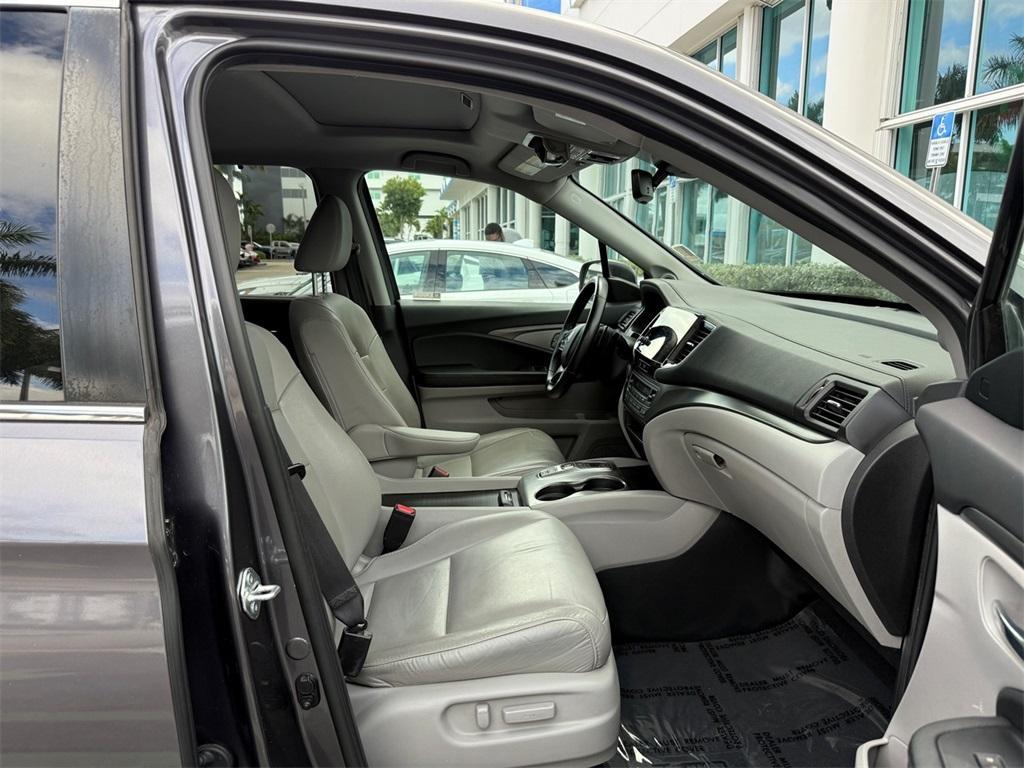 used 2021 Honda Pilot car, priced at $23,832