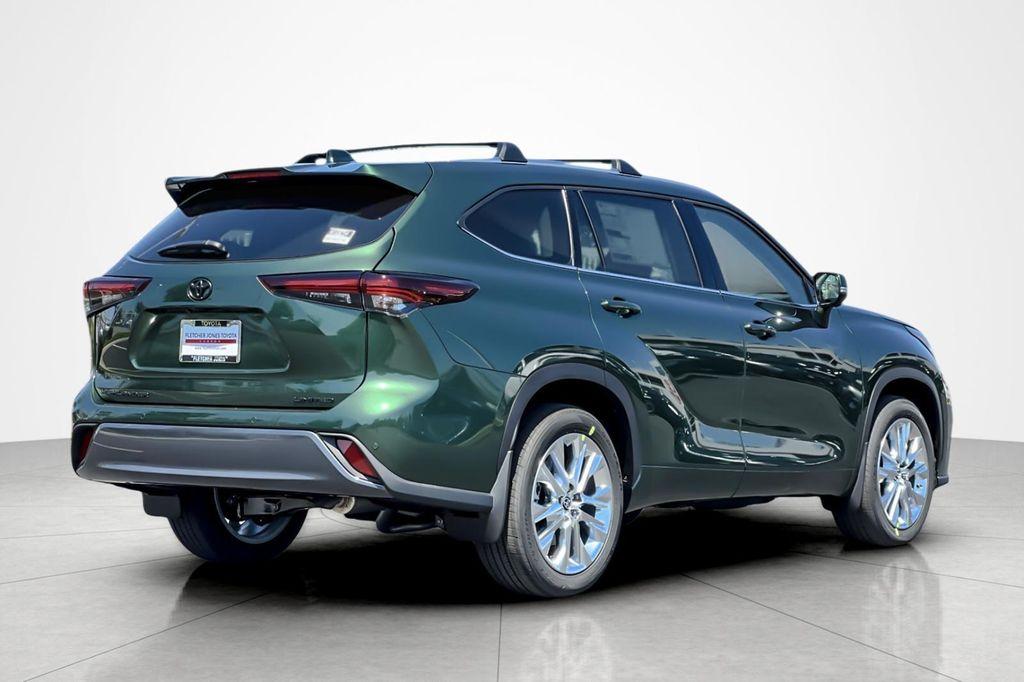 new 2025 Toyota Highlander car, priced at $51,573