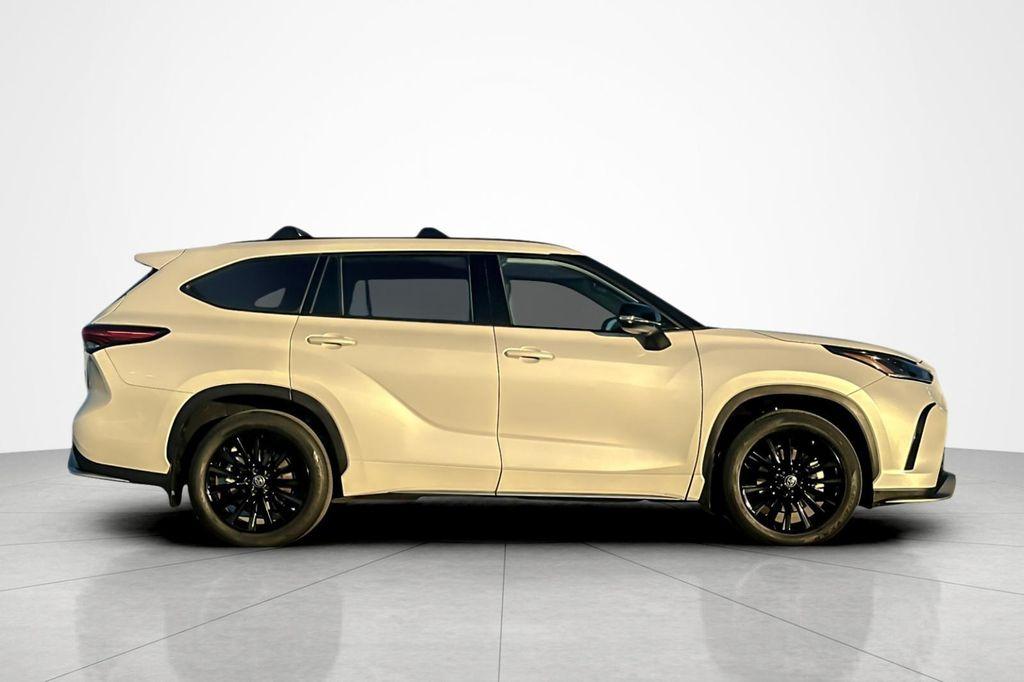 used 2023 Toyota Highlander car, priced at $35,994