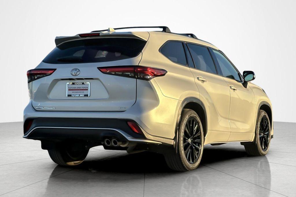 used 2023 Toyota Highlander car, priced at $35,994