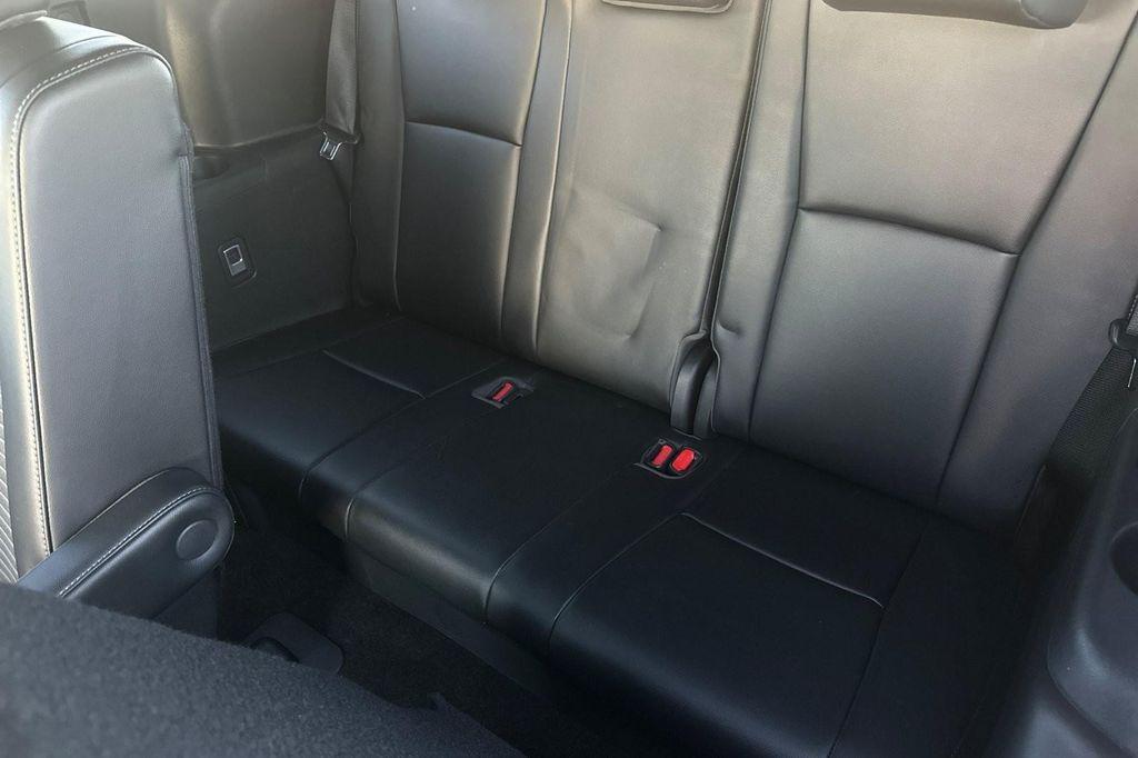 used 2023 Toyota Highlander car, priced at $35,994