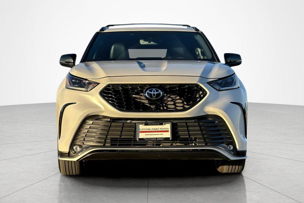 used 2023 Toyota Highlander car, priced at $35,994