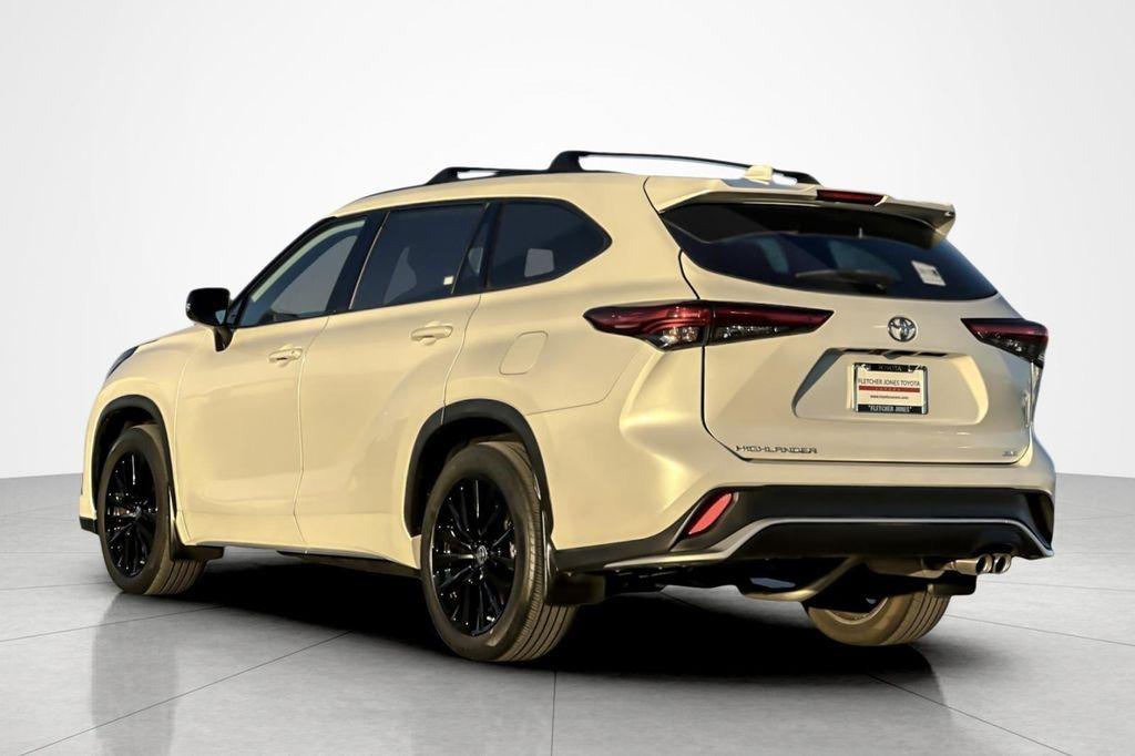 used 2023 Toyota Highlander car, priced at $35,994