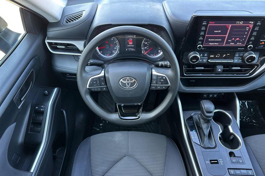 used 2021 Toyota Highlander car, priced at $24,894