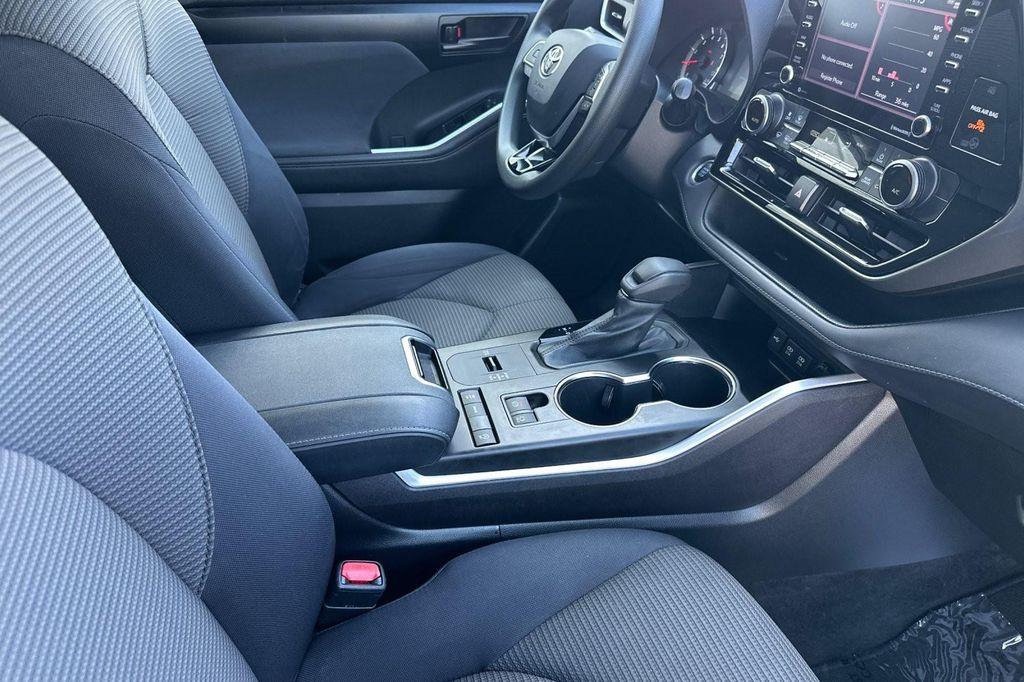 used 2021 Toyota Highlander car, priced at $24,894