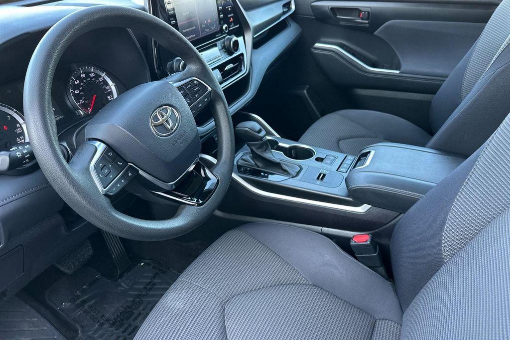 used 2021 Toyota Highlander car, priced at $24,894