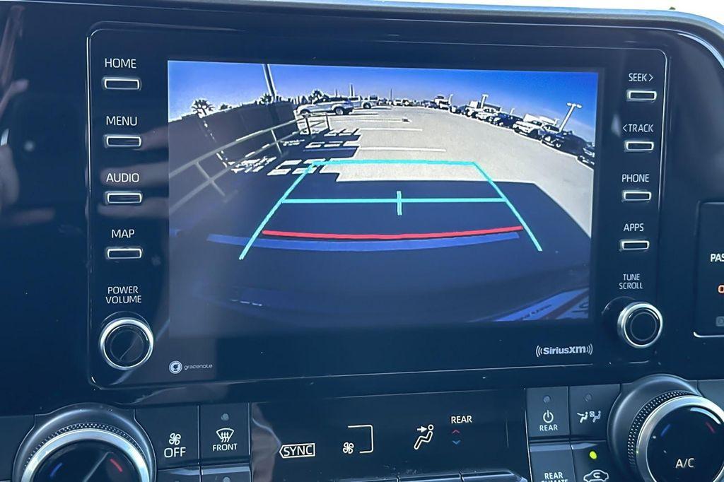 used 2021 Toyota Highlander car, priced at $24,894