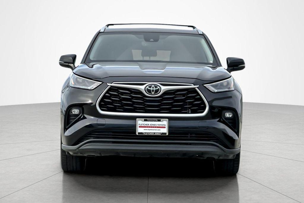 used 2022 Toyota Highlander car, priced at $31,494