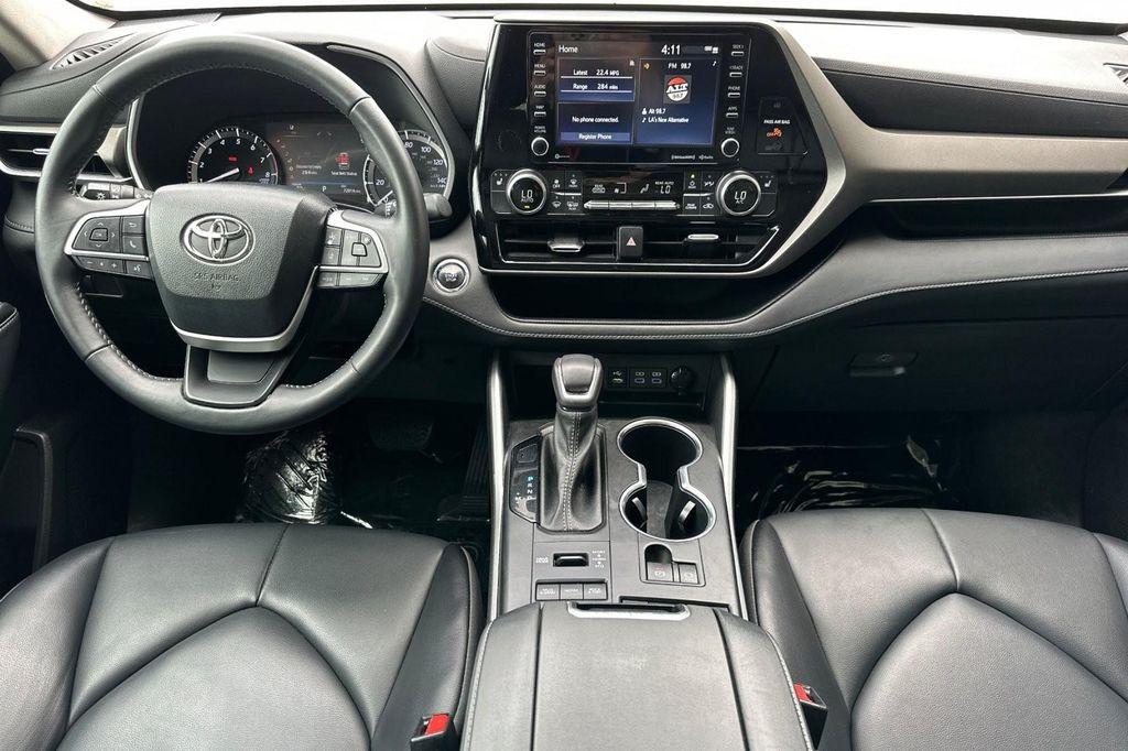 used 2022 Toyota Highlander car, priced at $31,494