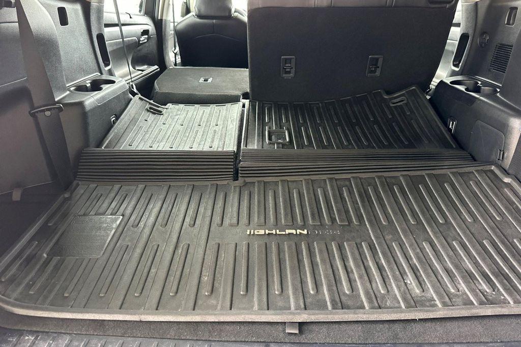 used 2022 Toyota Highlander car, priced at $31,494