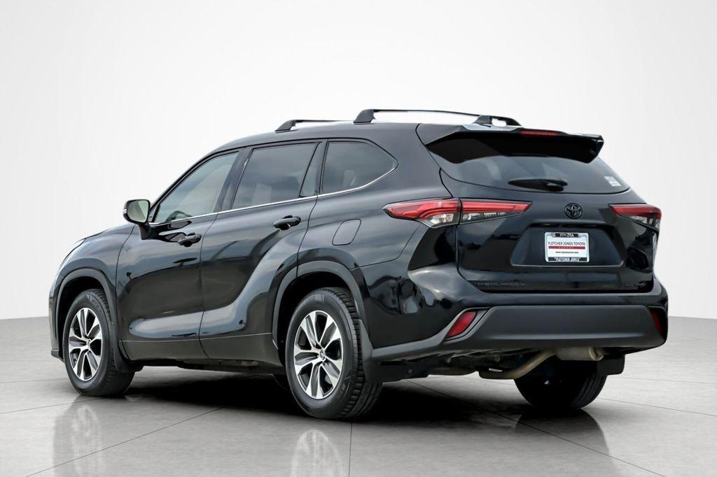 used 2022 Toyota Highlander car, priced at $31,494