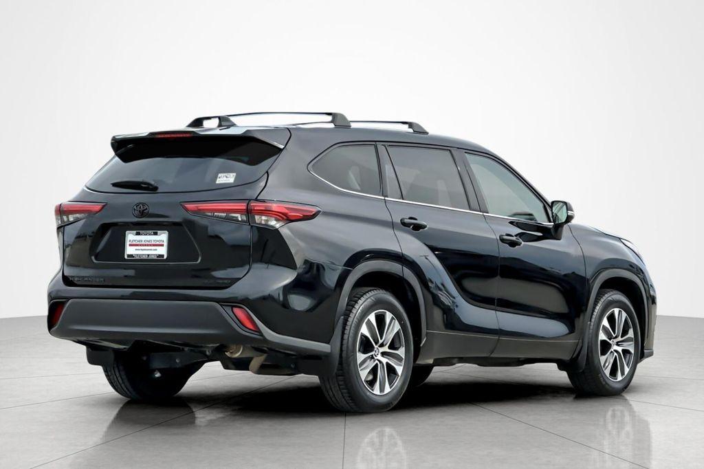 used 2022 Toyota Highlander car, priced at $31,494