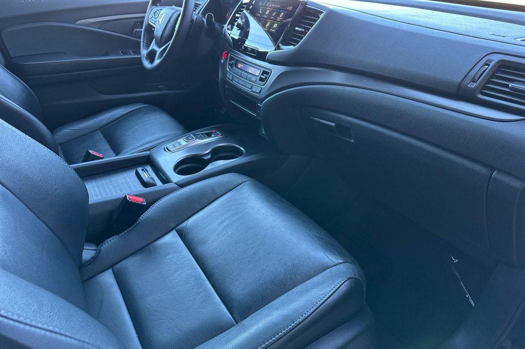 used 2022 Honda Pilot car, priced at $25,593