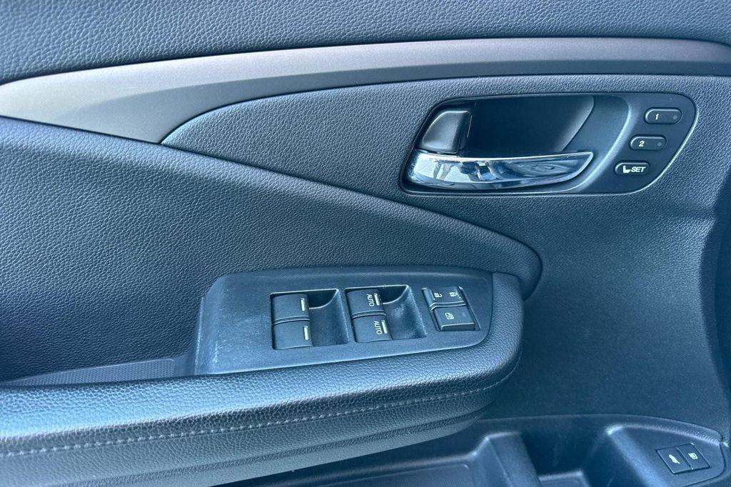 used 2022 Honda Pilot car, priced at $25,593