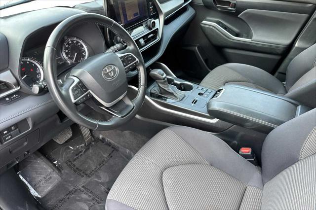 used 2023 Toyota Highlander car, priced at $29,992