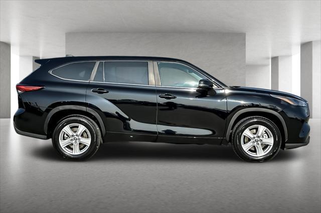 used 2023 Toyota Highlander car, priced at $29,992