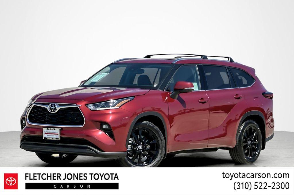 used 2023 Toyota Highlander car, priced at $38,893