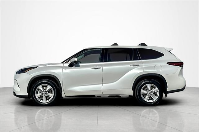 used 2022 Toyota Highlander car, priced at $30,994