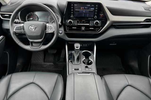 used 2022 Toyota Highlander car, priced at $36,793