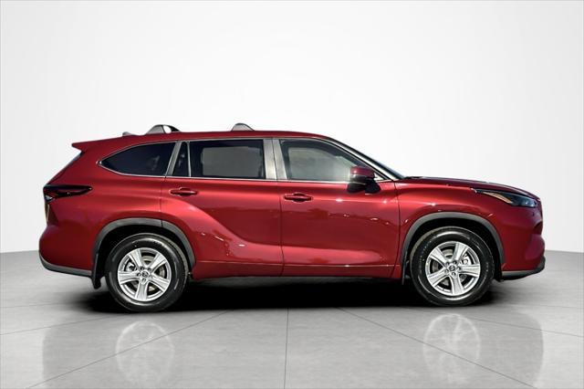 new 2025 Toyota Highlander car, priced at $43,018