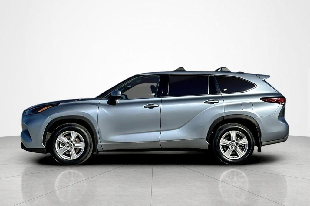 used 2022 Toyota Highlander car, priced at $29,993