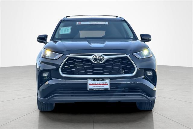 used 2022 Toyota Highlander car, priced at $35,494